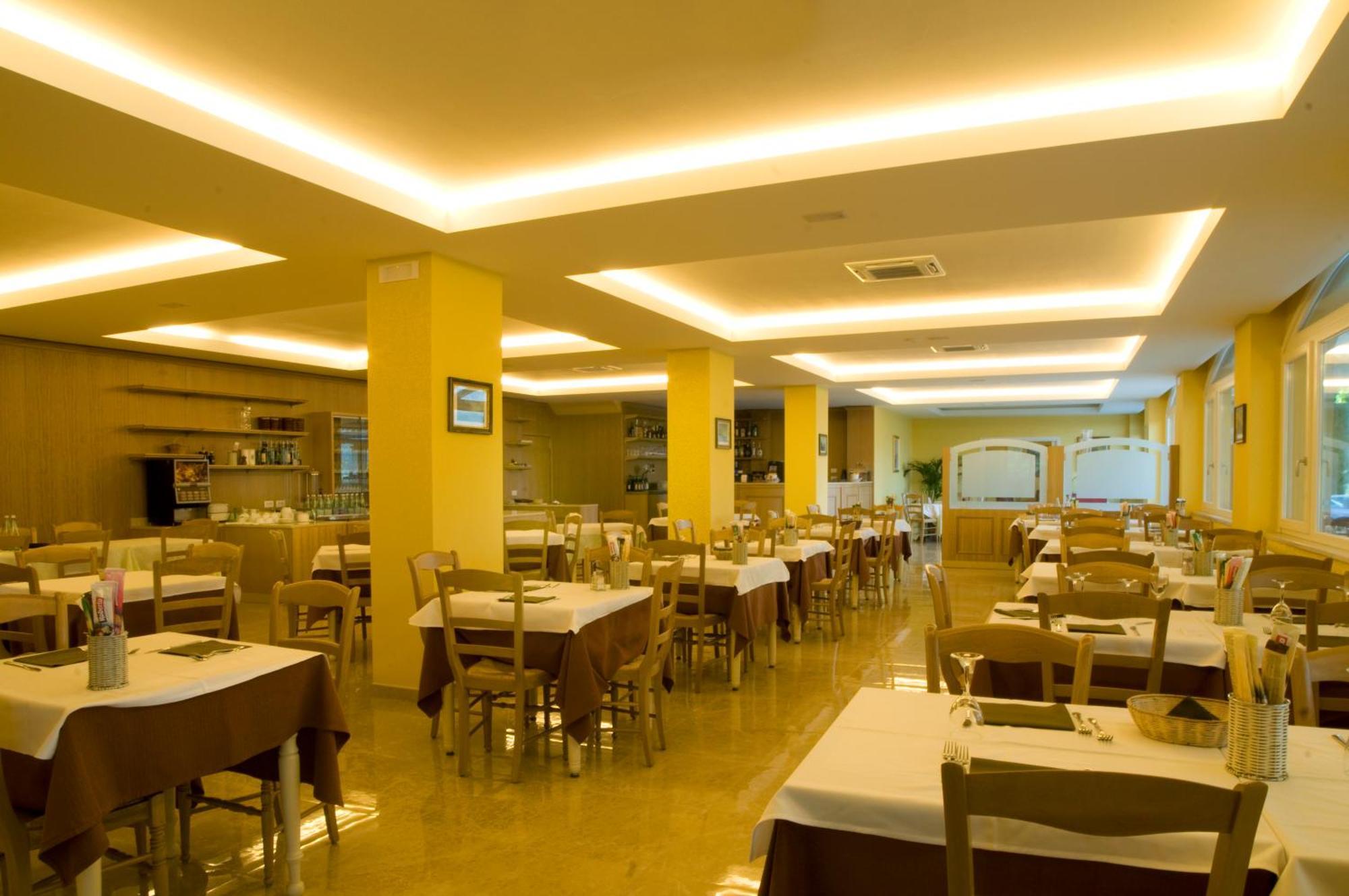 Hotel Panoramica Salò Eksteriør bilde