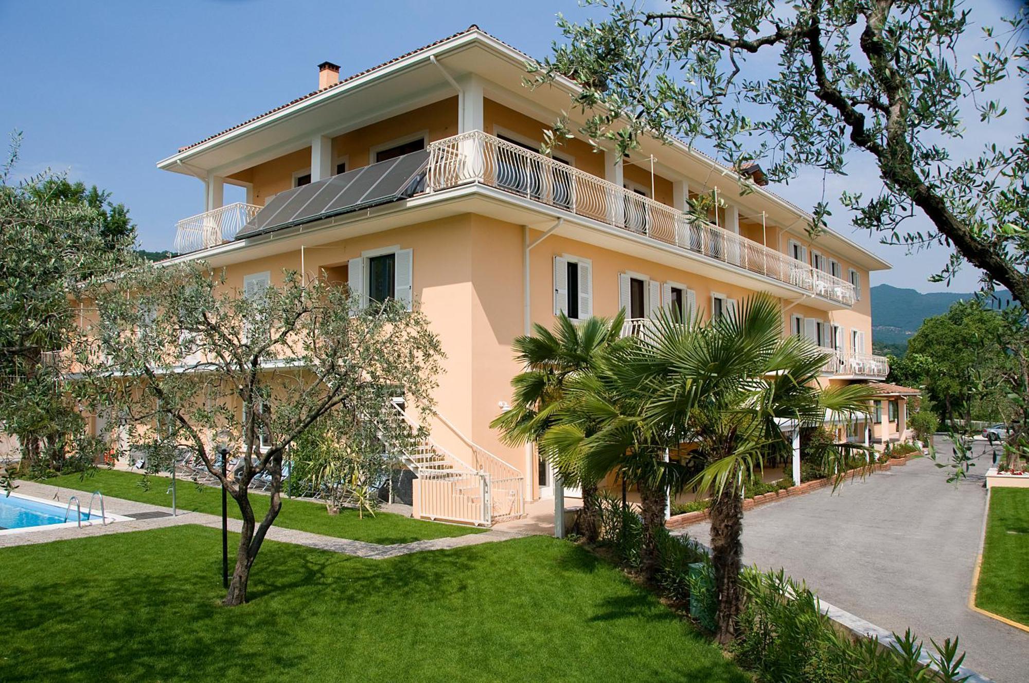 Hotel Panoramica Salò Eksteriør bilde